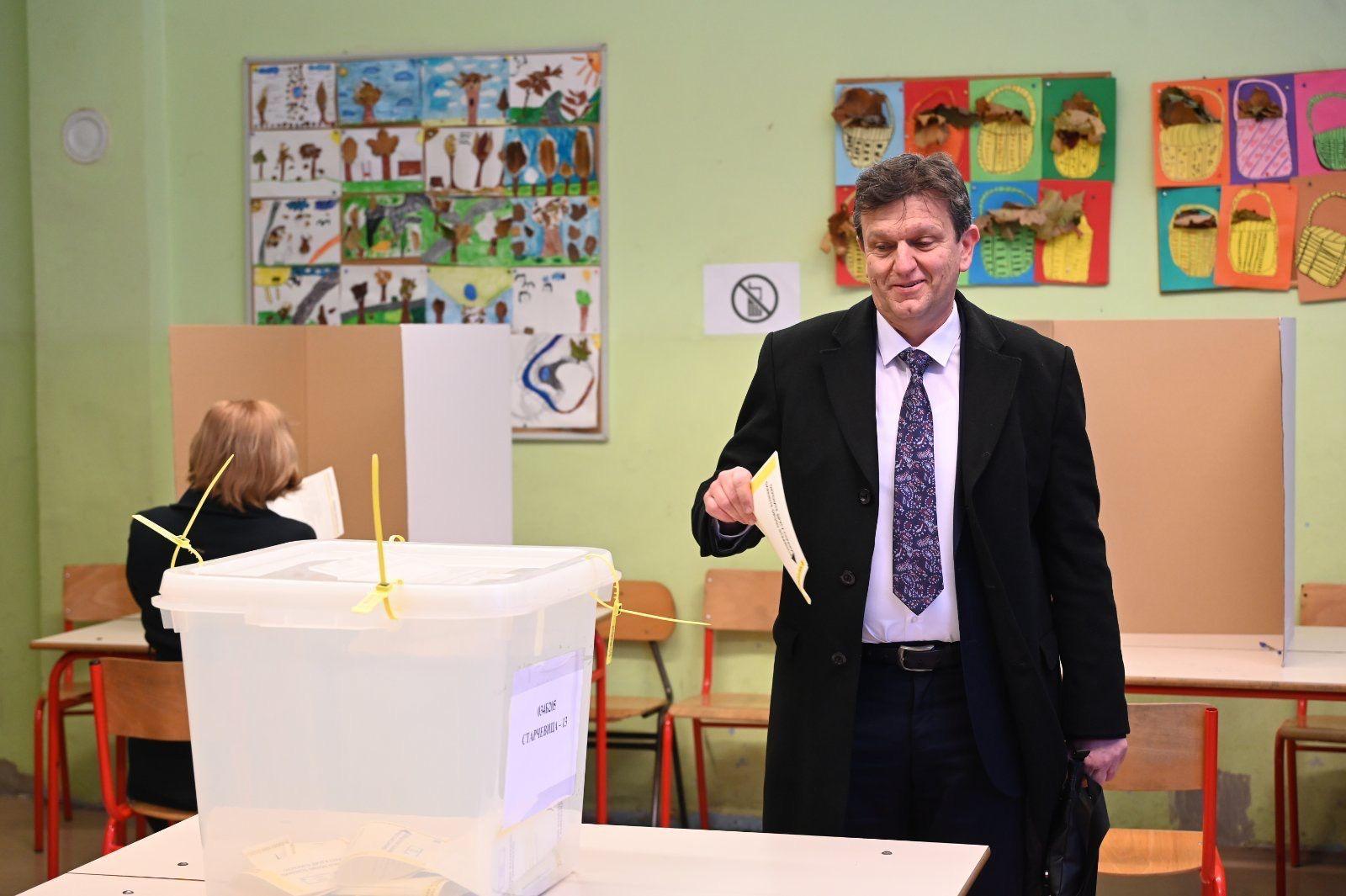 Ponavljaju se predsednički izbori na više od 100 mesta u Republici Srpskoj 8 Branko Blanuša, kandidat opozicije, glasa