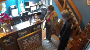 Američka policija traži državljanina Srbije osumnjičenog za krađu vina u vrednosti od 38.000 dolara (VIDEO) 2