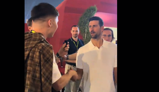 Bloger sa 6 miliona pratilaca prišao Đokoviću: Novak mu odgovorio na više jezika i otkrio šta je najvažnije u životu 9