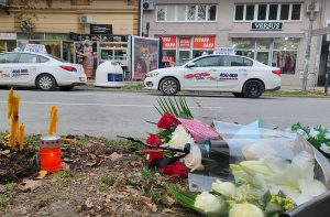 Novosadski taksisti odali poštu kolegi poginulom u nesreći u Jevrejskoj ulici 9