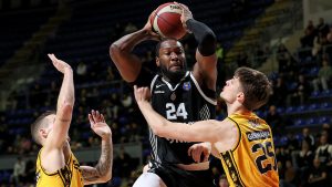 Košarkaši Partizana pobedili su u beogradskoj hali "Aleksandar Nikolić" ekipu Splita sa 110:74 (24:16, 32:22, 27:20, 27:16), u utakmici 12. kola Grupe A ABA lige.