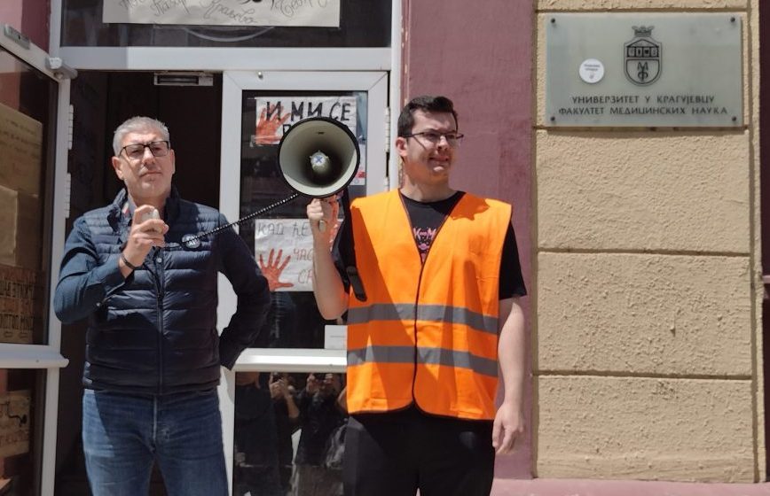 Čin osvete prema kolegi koji je branio čast nastavničkog poziva: Slobodni univerzitet Kragujevac o smeni Vladimira Zdravkovića 11