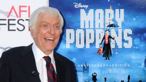 Dik van Dajk (99), slavni glumac, otkrio tajnu dugovečnosti: „Izbacio sam dve stvari iz života“ 1 Dik Van Dajk