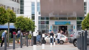 Doktor u Velikoj Britaniji optužen za 45 seksualnih krivičnih dela nad pacijentima 10