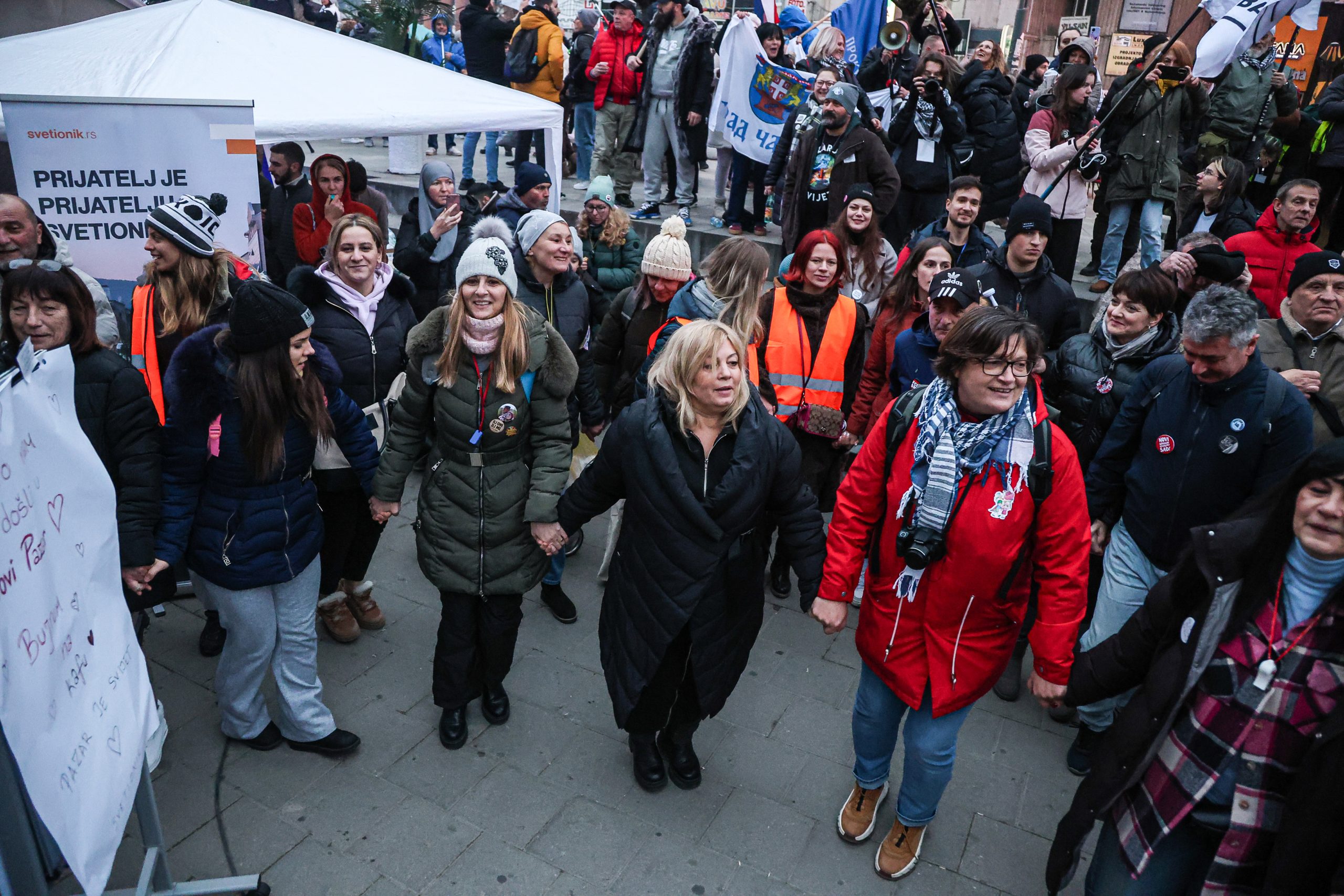 Protest studenata u blokadi "Ili oni ili mi" u Novom Pazaru kroz fotografije 10