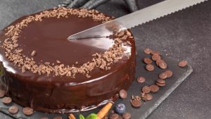 Sve vreme pogrešno sečemo tortu: Tajna je u ovom nožu koji uvek daje savršen rezultat 18 nož