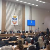 "Institucionalni vapaj" u Skupštini Beograda: Počela sednica na zahtev opozicije 3