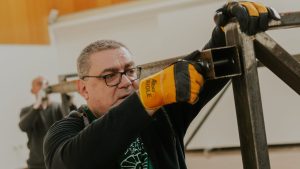 Stevan Vuković, likovni kritičar, teoretičar umetnosti i predsednik upravnog odbora AICA Srbija izdvaja četiri ključne tačke koje su obeležile vizuelnu umetnost u 2025. godini i zaključak koji iz njih proizilazi.