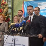 Na dnevnom redu novosadskog parlamenta usvajanje budžeta: Gradonačelnik nema problem što je njegov novi pomoćnik napao snimatelja 13