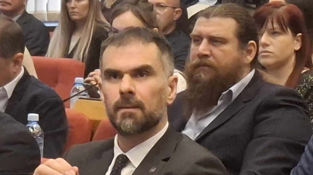 Učenici škole u Novom Sadu: Gradonačelnik nije poželjan u našoj školi 37