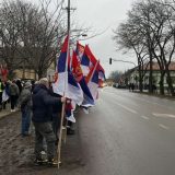 Vučić i Pelegrini u Bačkom Petrovcu: Jake snage Žandarmerije opkolile nekolicinu mirnih protestanata (VIDEO) 6