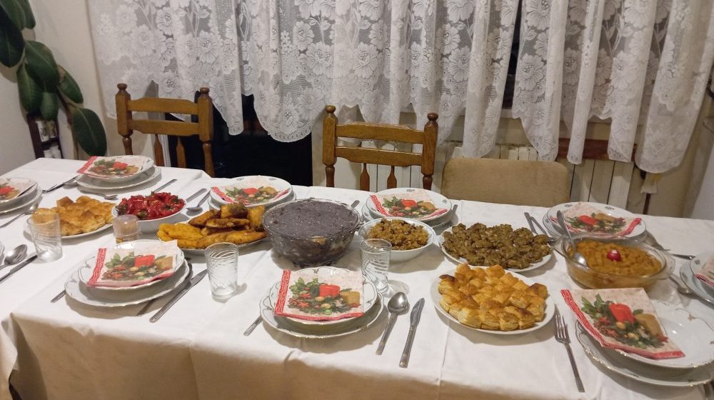 Kad imaš i „babin” i „naš” Božić: Danas u porodici koja duplo slavi sve velike verske praznike 10