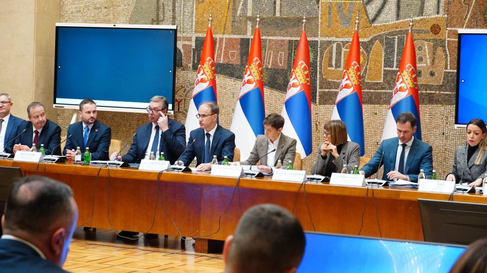 Tašna, mašna i kombinacija: Vučić dva sata ponižavao ministre i direktore - Zašto su ćutali svi osim jednog? 11