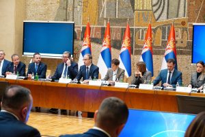 Tašna, mašna i kombinacija: Vučić dva sata ponižavao ministre i direktore - Zašto su ćutali svi osim jednog? 9 Tašna, mašna i kombinacija: Vučić dva sata ponižavao ministre i direktore - Zašto su ćutali svi osim jednog? 5