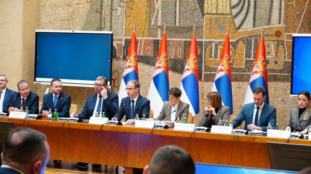 Tašna, mašna i kombinacija: Vučić dva sata ponižavao ministre i direktore - Zašto su ćutali svi osim jednog? 1