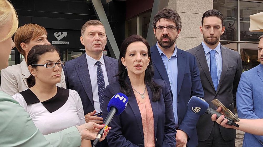 Tepić (SSP): Saradnja parlamentarne i vanparlamentarne opozicije neophodna za promene 7