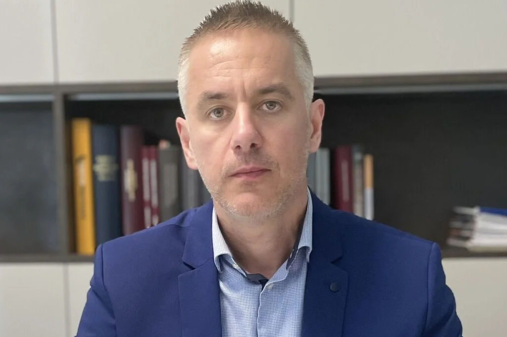 "Ne priznajem sud ove partije, ni legitimisanje njihove policije": Novinar Miroslav Miletić o saslušanju za učešće na protestima 5