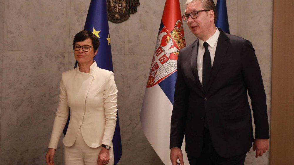 Prvi susret Vučića i Kos posle njegove oštre reakcije na njen zahtev 10