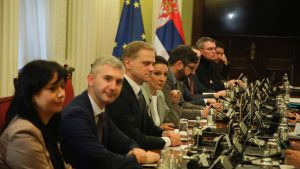 Šta je objavila Skupština Srbije o sastanku misije EP sa poslanicima opozicije? 2