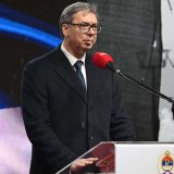 Tri kolone idu na ruku Vučiću 7