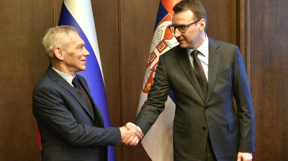 Na šta je Petar Petković, kako sam tvrdi, ukazao u Briselu? 8