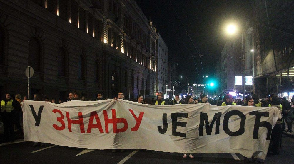 Pogledaj levo, pogledaj desno, pređi ulicu: Ima li u današnjoj Srbiji mesta za ideologije? 1