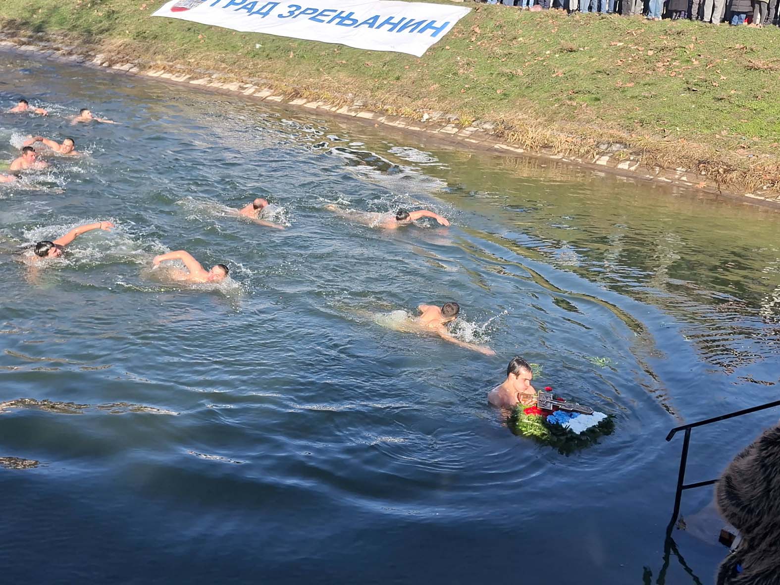 Kako se danas plivalo za Časni krst (FOTO) 6