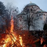 Zašto kitimo jelku i palimo badnjak pred Božić 8