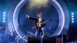 Nova kompilacija HELP(2) najavljena singlom “Opening night” benda Arctic Monkeys, izdavačke kuće War Child Records, posvećene izdanjima za humanitarnu organizaciju War Child izlazi 6. marta.