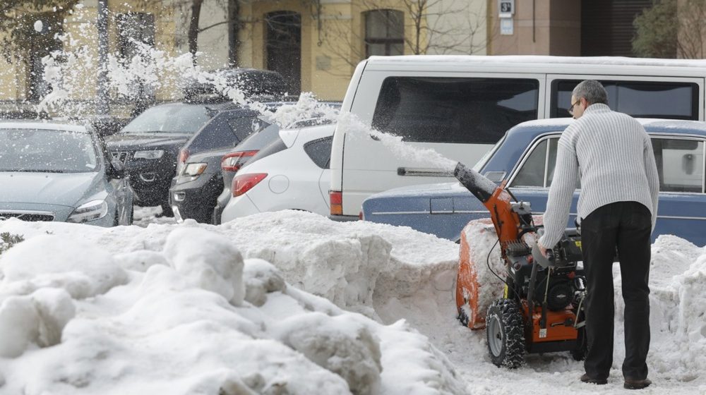 Sneg, kiša i niske temperature širom Evrope, obilne padavine na Balkanu: Ima stradalih, zatvoreno stotine škola i aerodroma 1