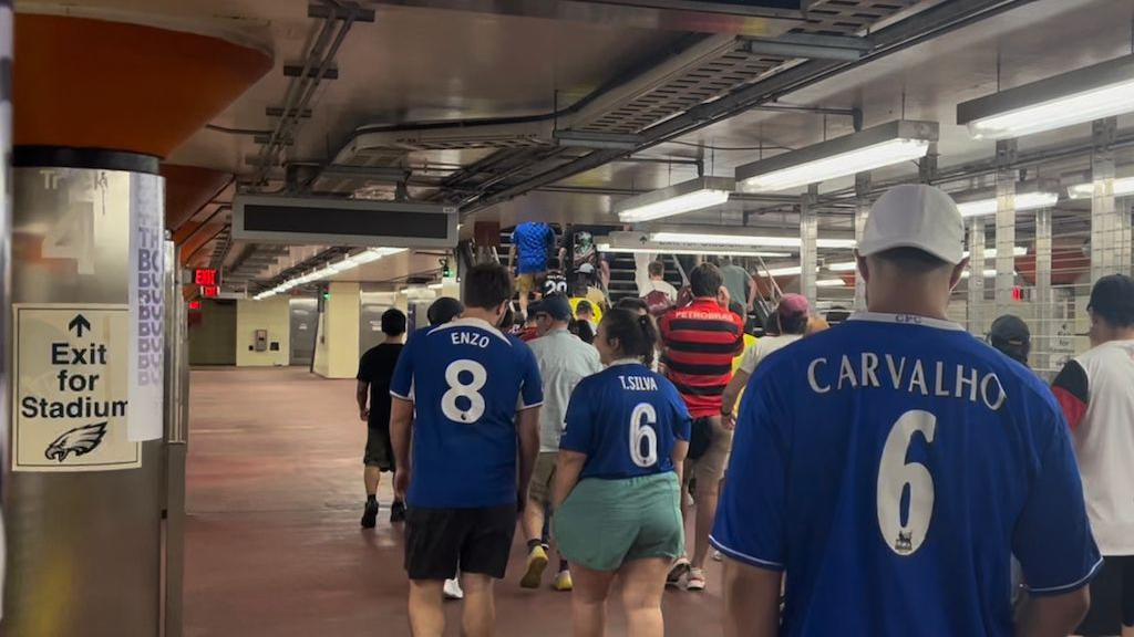 Navijači Čelsija idu na utakmicu sa Flamengom u Filadelfiji