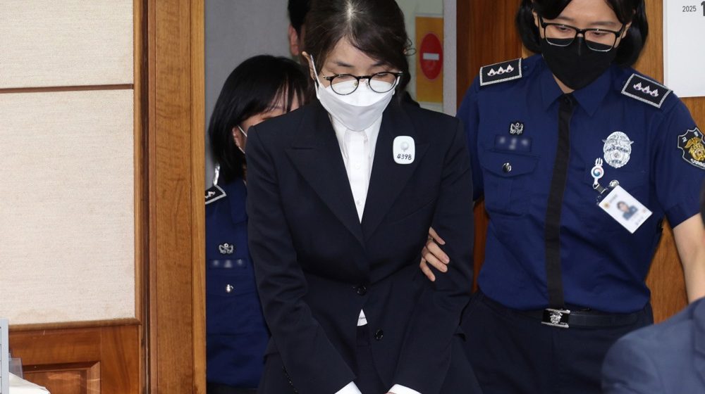 Osuđena na kaznu zatvora: Kako je ljubav prema luksuzu dovela bivšu prvu damu Južne Koreje do propasti 11