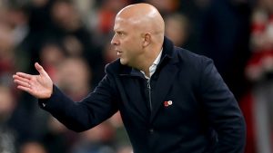 Trener Liverpula Arne Slot izjavio je da mu je teško kada čuje da navijači ekipu nazivaju dosadnom, ali da se toj oceni ne protivi u potpunosti, kao da želi da njegovi fudbaleri igraju atraktivno.