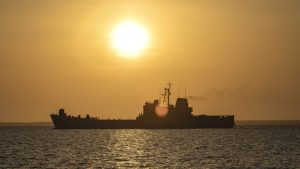 Obalska straža SAD zaplenila je još jedan naftni tanker koji je isplovio iz Venecuele, izveštava Volstrit žurnal pozivajući se na američke zvaničnike.