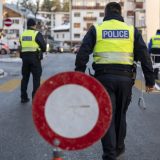 Svedok požara u Švajcarskoj: Pirotehnička sredstva na bocama pića zapalila plafon 7