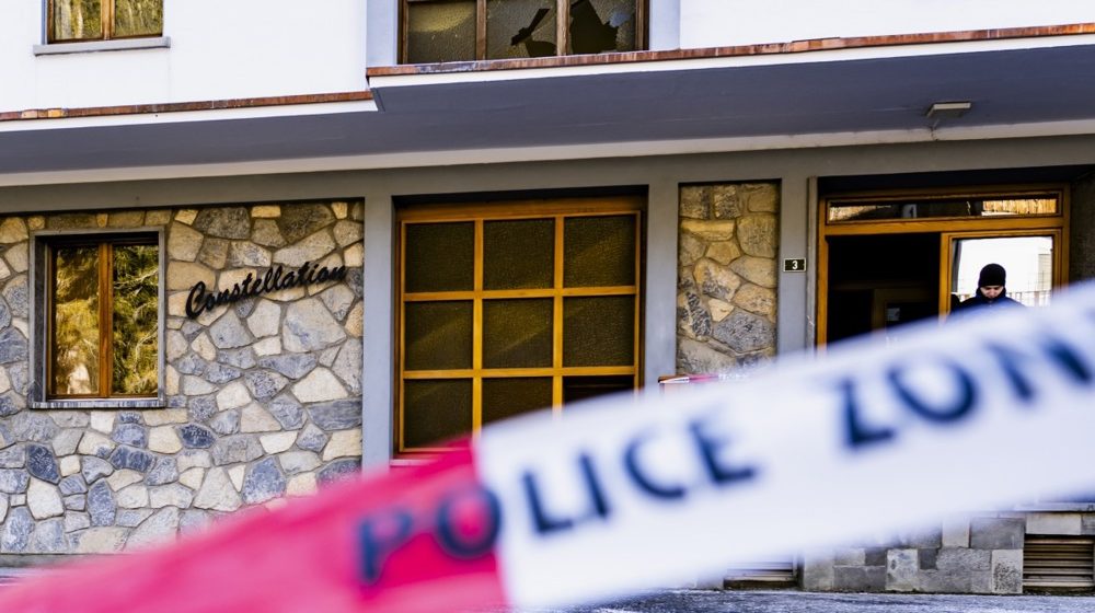 (VIDEO, FOTO) Zvaničnici pojasnili šta je mogući uzok tragedije u baru u švajcarskom skijalištu tokom proslave Nove godine: Oko 40 mrtvih i 115 povređeno 9