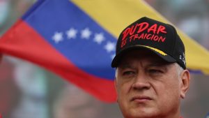 U napadu u kome su SAD zarobile Nikolasa Madura u Karakasu poginulo je 100 ljudi, objavio je sinoć venecuelanski ministar unutrašnjih poslova Diosdado Kabeljo.