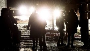 Navodno je jedna ekstremna levičarska grupa uništila kablove ostavljajući najmanje 45.000 domaćinstava Berlina u mraku i bez grejanja - usred mraza. Komentatori upozoravaju da je Nemačka laka meta sabotaža.