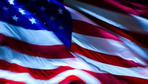 Senat SAD planira da danas glasa o rezoluciji koja bi zabranila predsedniku Donaldu Trampu da preduzima dalje vojne akcije protiv Venecuele bez odobrenja Kongresa. Pristalice te mere kažu da bi mogla biti usvojena uz tesnu većinu, prenosi Rojters. 