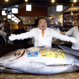 „Kralj tune“ platio rekordnih 3,2 miliona dolara za plavorepu tunu u Tokiju 5