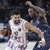 Košarkaši Pariza pobedili Efes u Evroligi 6