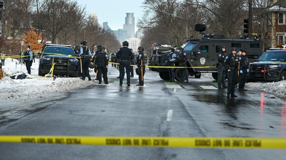 Tri hica, mnogo pitanja: Vašington protiv Minesote 1