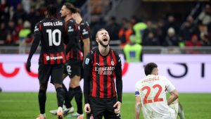 Strahinja Pavlović završio meč sa devet šavova na slepoočnici 12