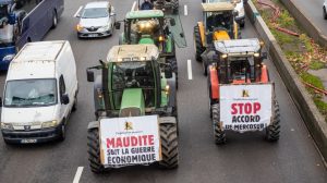 Novi protesti poljoprivrednika: Oko 350 traktora na ulicama Pariza 2 Novi protesti poljoprivrednika: Oko 350 traktora na ulicama Pariza 2