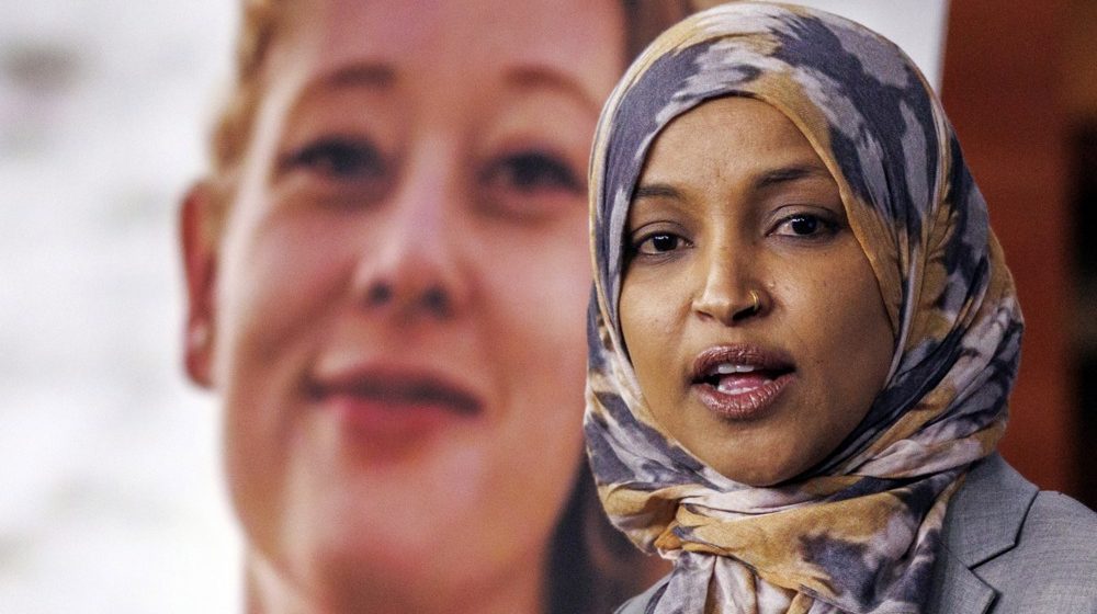 (VIDEO) Američka kongresmenka napadnuta nepoznatom tečnošću u Mineapolisu, napadač uhapšen 11