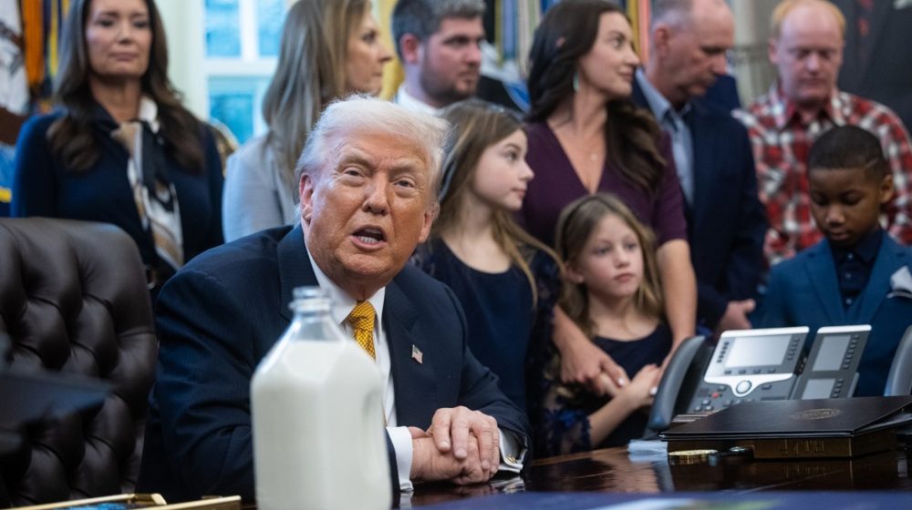 "Sećate li se onih dana kada smo bili deca": Unutar Trampovog ludog sveta 10