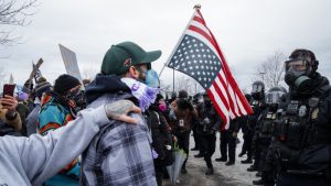Poslednji put primenjen je 1992. godine: Šta je Zakon o pobuni kojim Tramp preti Minesoti? 8