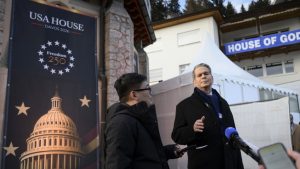 "Rasti, bebo, rasti": Šta je Trampov ministar poručio Evropljanima u Davosu? 1