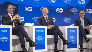 Forum u Davosu drugi dan, Grenland u fokusu: "Sedite i čekajte Trampa" 1