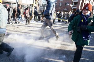 Snimci demantuju zvaničnike: Roditelji ubijenog Aleksa Pretija optužuju Trampovu administraciju za "odvratne laži" 11 Snimci demantuju zvaničnike: Roditelji ubijenog Aleksa Pretija optužuju Trampovu administraciju za "odvratne laži" 6